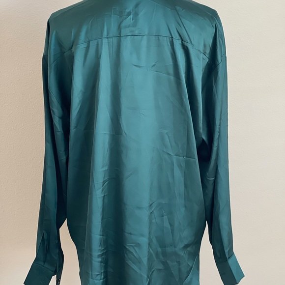 Emerald green silk blouse! - Picture 2 of 2